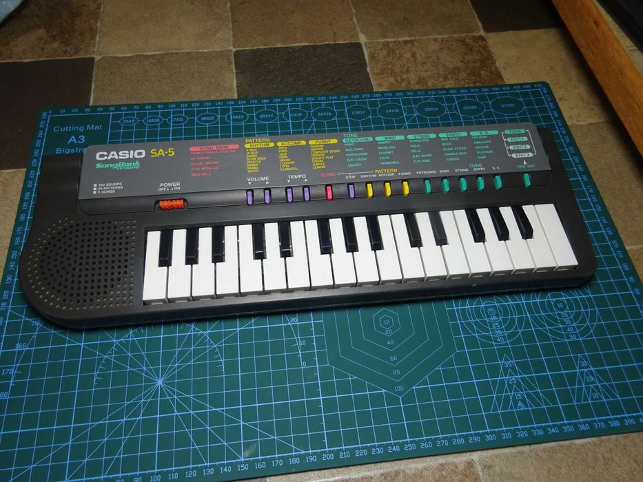 Orga/mini clapa electronica vintage Casio SA-5