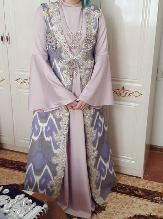 Ansambl sotiladi, Платье национальный ансамбль