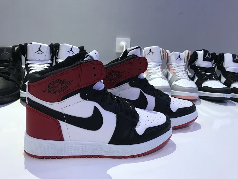 Нови маратонки Nike Air Jordan 1 (последни бройки)