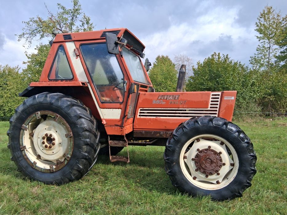 Vând Tractor fiat 980