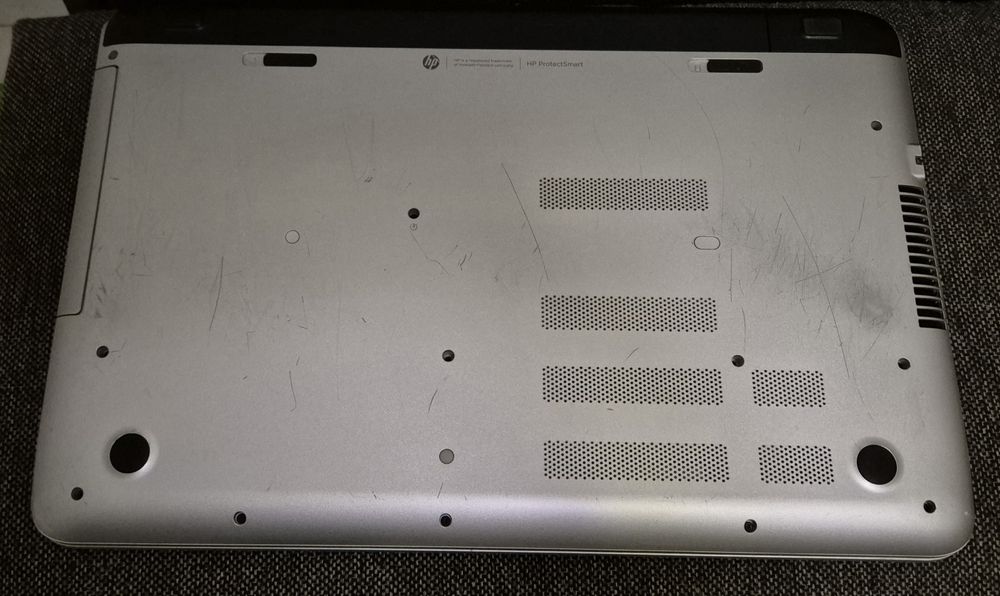 vand laptop Hp Pavilion 17..17"..Amd A4 Quad..Radeon R3..Hard 1 TB..