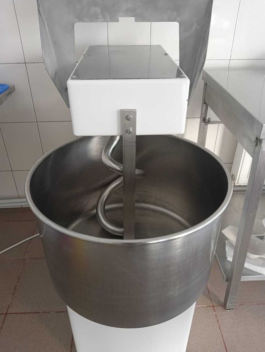 Malaxor cu spirala 60 l