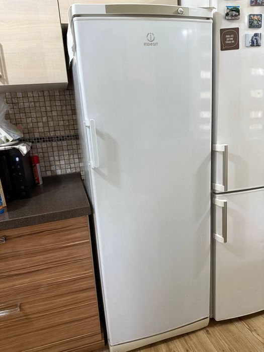 Продается Морозильник INDESIT