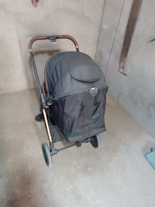 Детские коляска сотилади