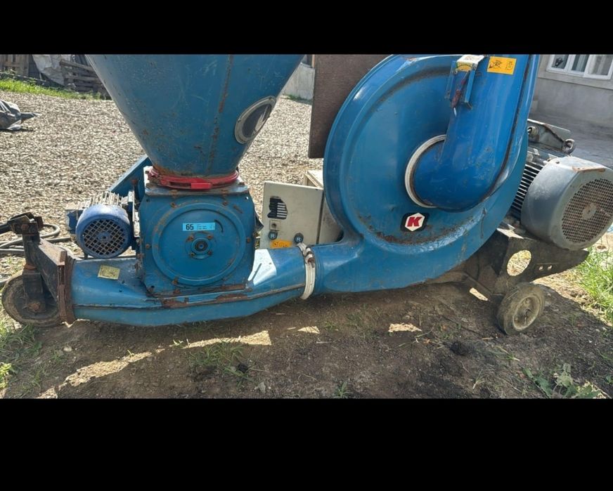 Transportor pneumatic