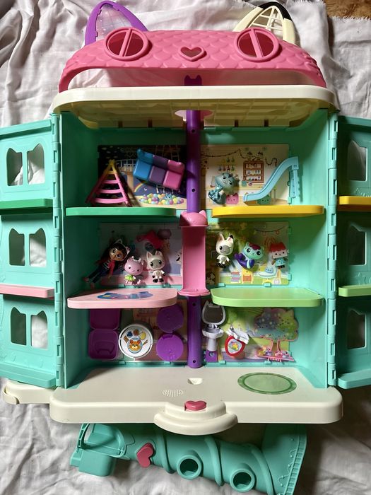 Gabby’s playhouse - casa de papusi