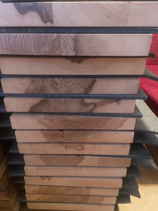 Vând trepte de frasin