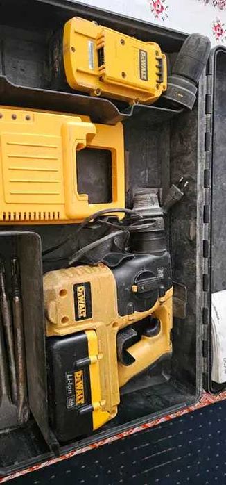 bormasina ciocan rotopercutor demolator DEWALT DC234