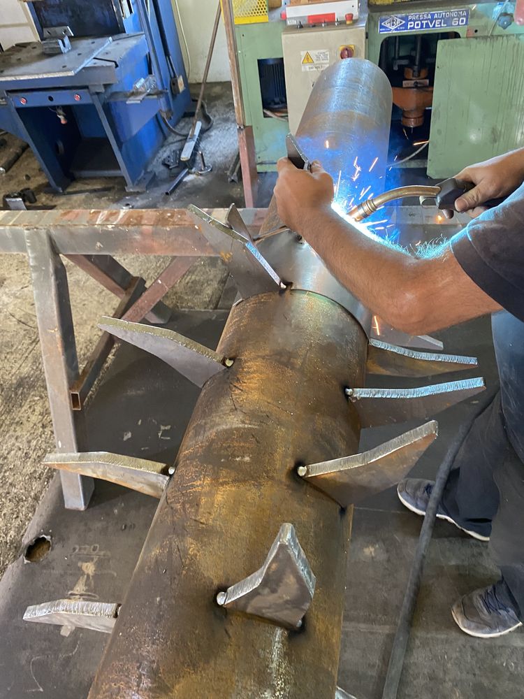 Confectii piese metalice pentru utilaje agricole/constructie
