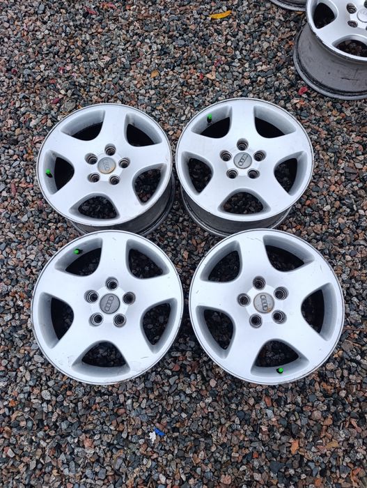 Продам комплекты дисков на Ауди 80-90 С3 B4 С4 А4 А6