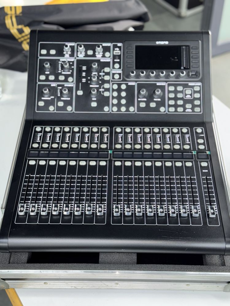 Sistem  kV2 audio ES1.0 ES2.5 EPAK2500R MidasM32R Amplif LX2200