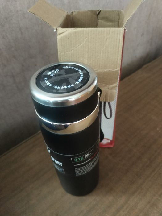 Продам термос с датчиком температуры 800мл.