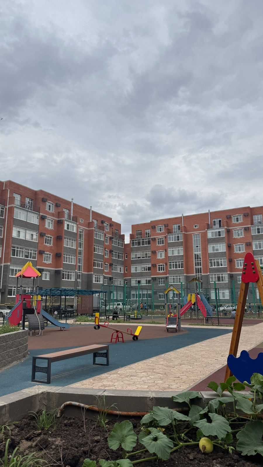 Продам 3х комн квартиру пентхаус р Алтын орда 351б