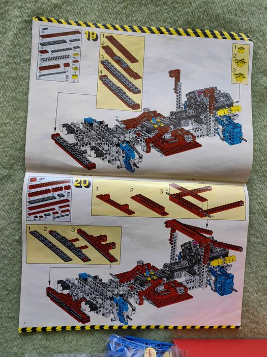 Продавам Лего,LEGO Technic от 1988г. Модел-8865 кола и 8862-багер
