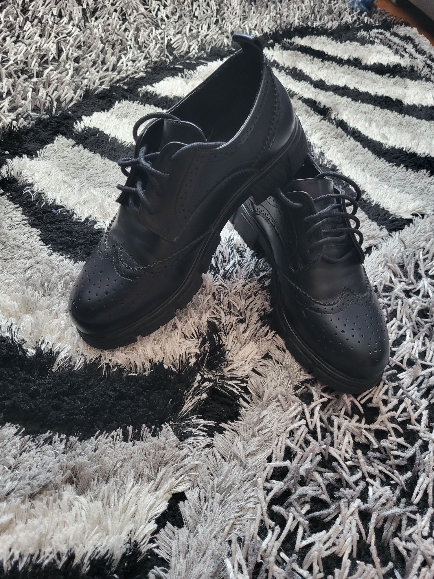 Sandale si pantofi
