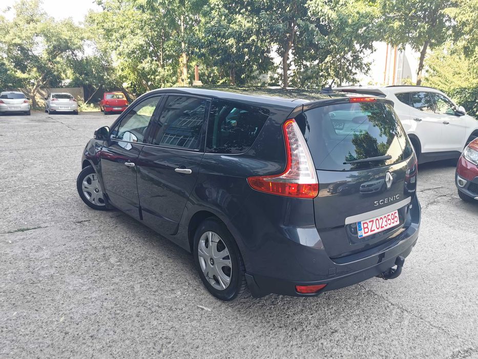 Vând Renault Grand Scenic 1.9 dci 2011