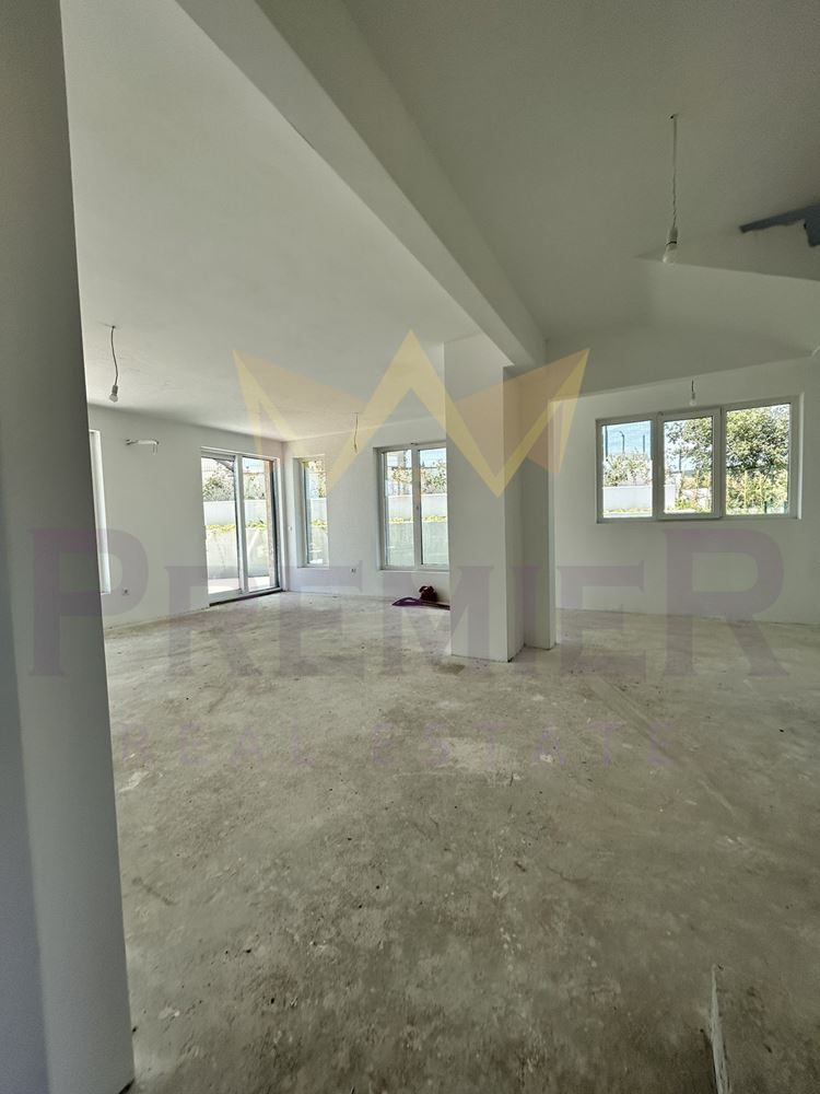 Продава се Къща в Варна, Виница - 300 кв.м за 1500 €/кв.м - Снимка #5