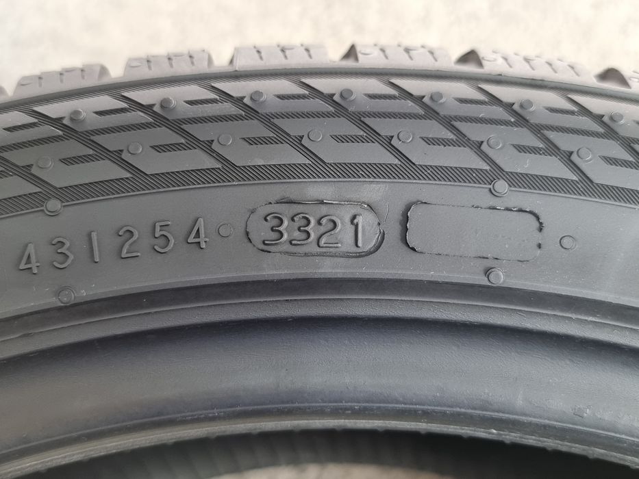 245/40/18 Nokian 2Броя: 200лв 6.5мм