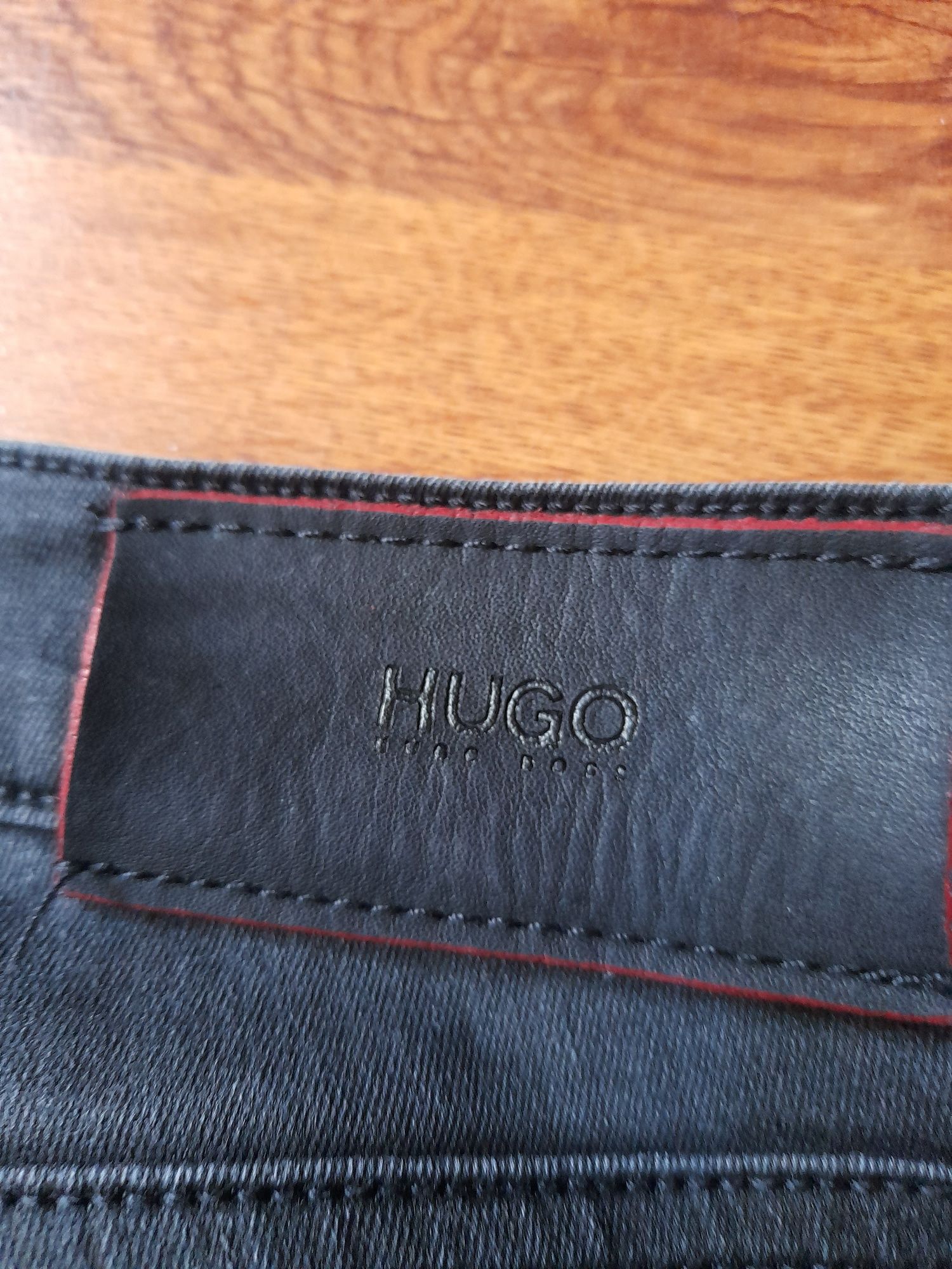 HUGO BOSS дамски дънки 28 номер.