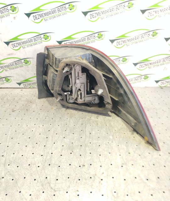 Lampa / Tripla stop stanga pe aripa Volkswagen VW Golf a 6-a generati