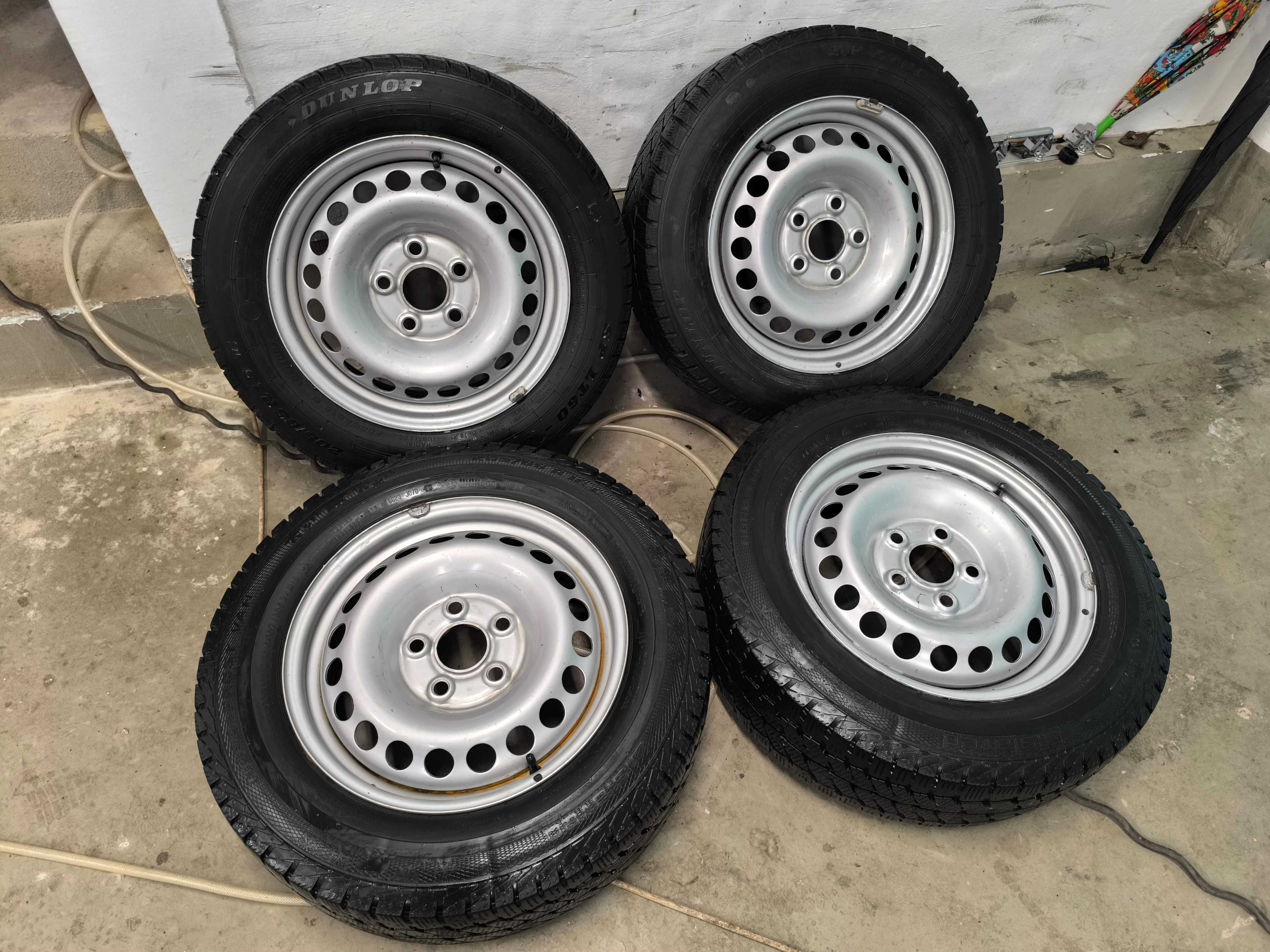 Бусови джанти с зимни гуми 16 цола vw T5 T6 200лвкомплект 5x120