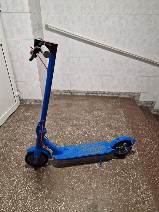 trotineta aovopro m365 partial funcționabila mai mult pt piese