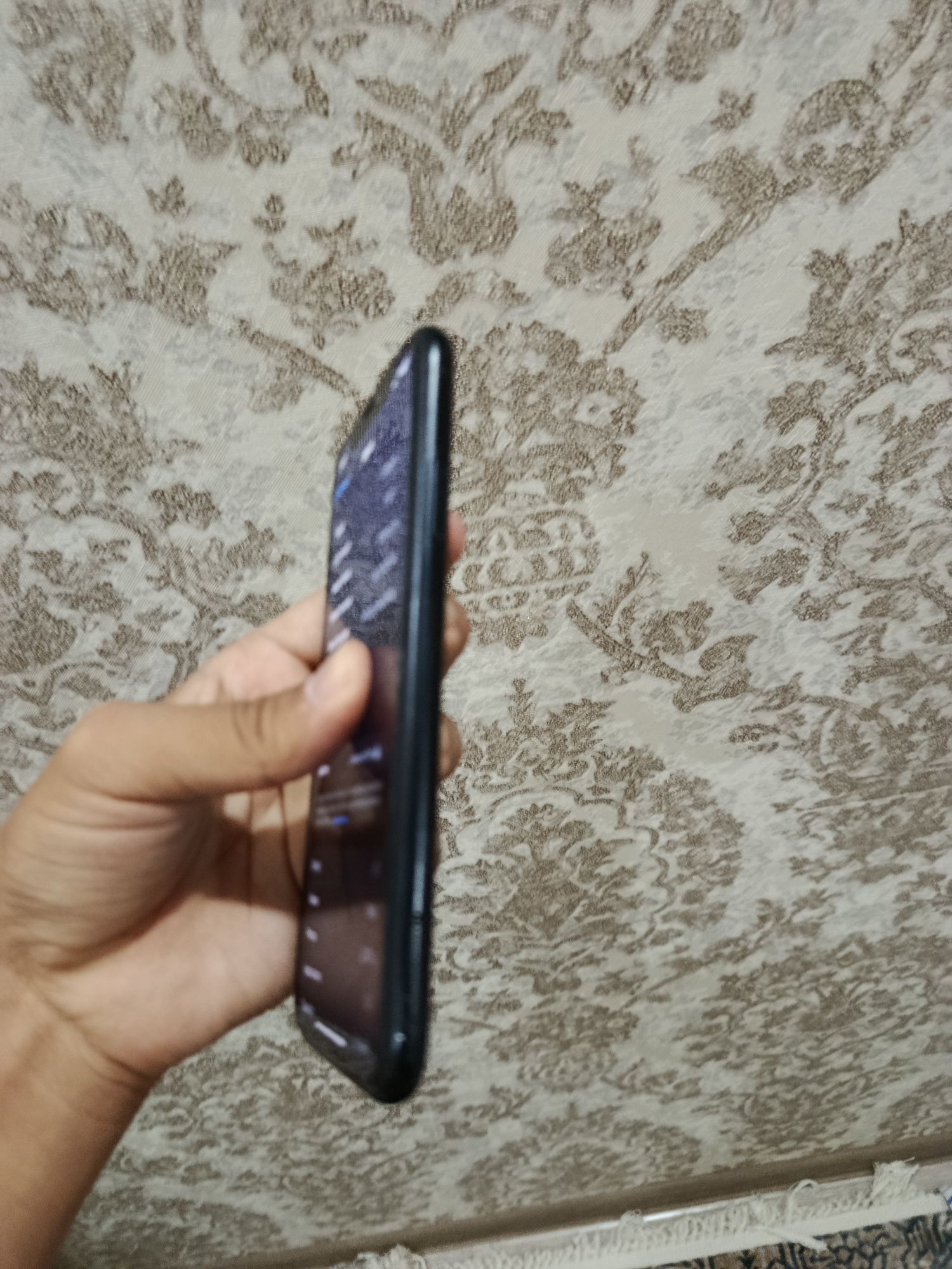 Iphone XR sotiladi LLA 64gb