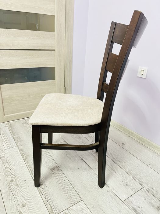 Трапезен Дървен Стол с Дамаска