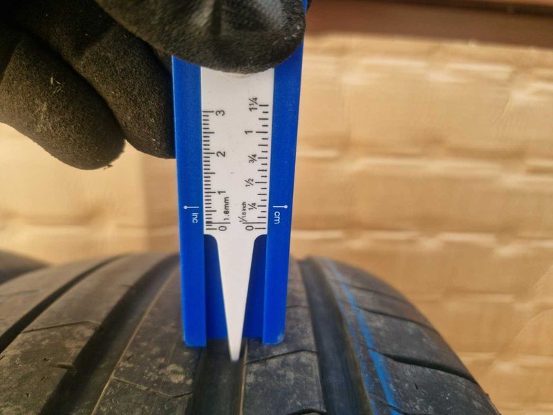2 Pirelli R20 225/40
летни гуми Runflat 
DOT4119