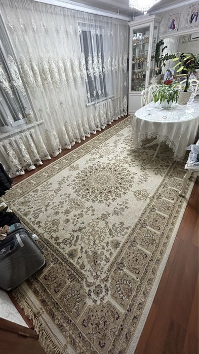 Очень хороший ковер высшего качество.