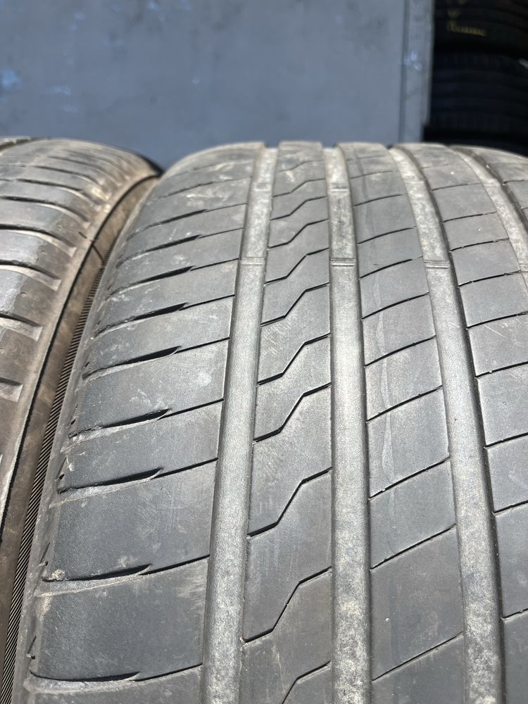 2 бр. летни гуми 255/40/19 Firestone DOT 5021 4 mm