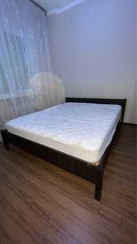 Кровать и матрас 160 см на 200 см