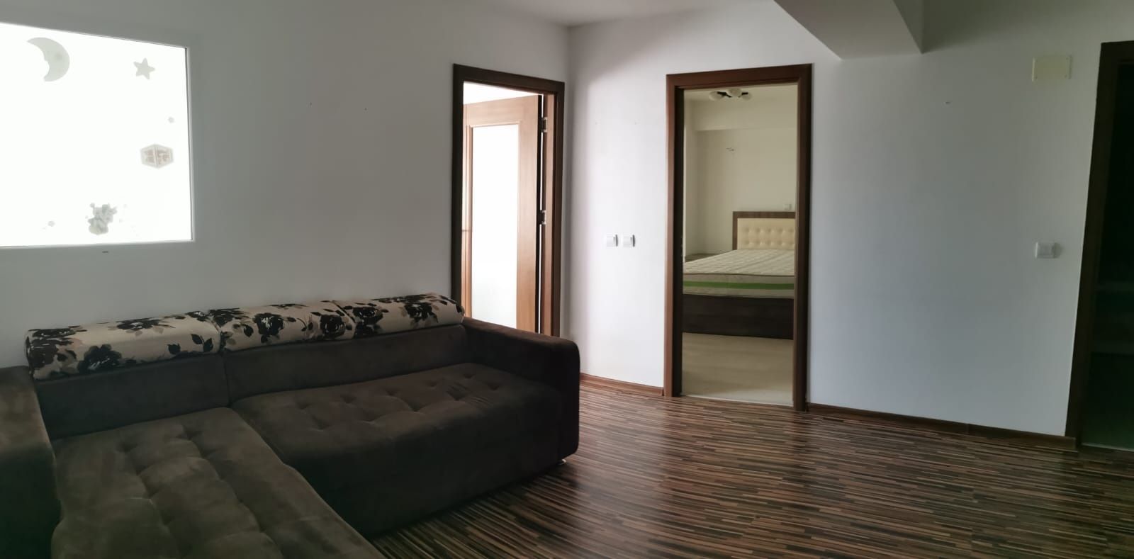 Apartament 3 camere cu parcare inclusa