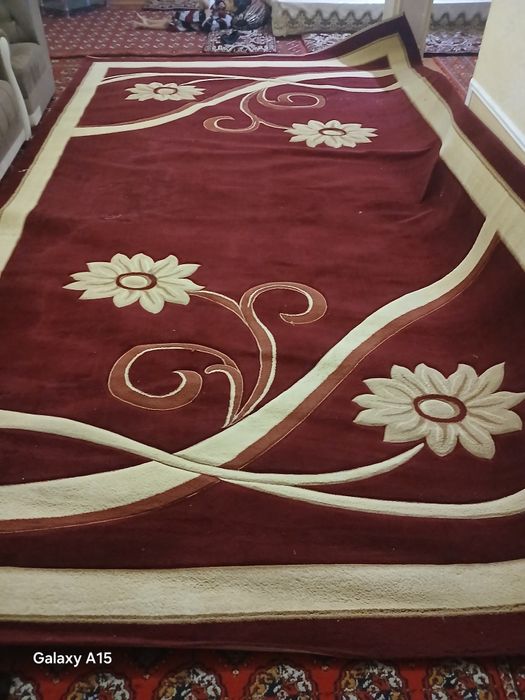 Император гилам сотилади