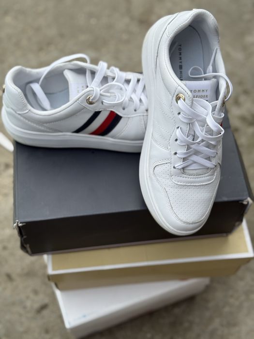 Adidasi Tommy Hilfiger 37