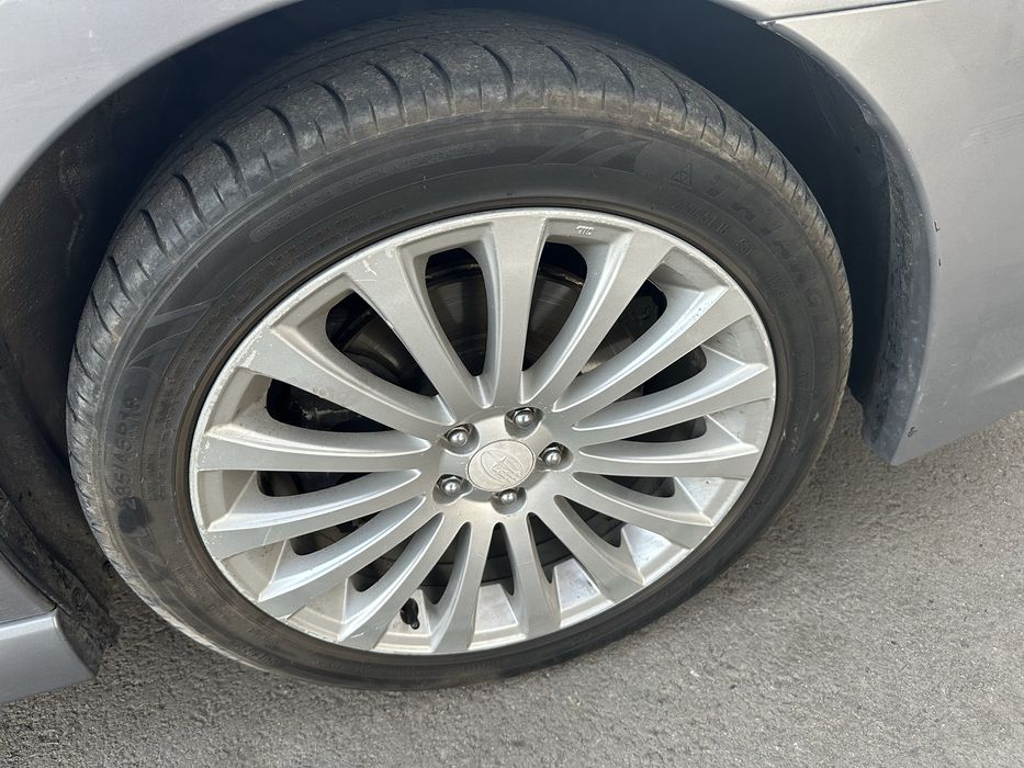 Продам летние резины размер R18