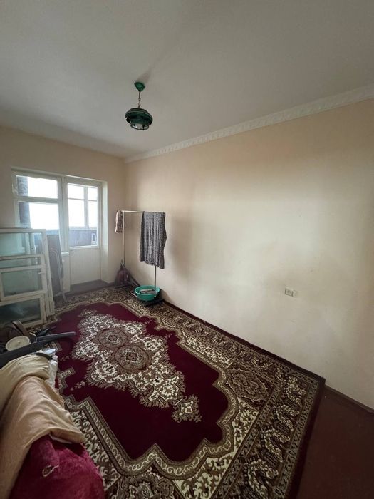 Uy sotiladi srochniy Guliston Sh