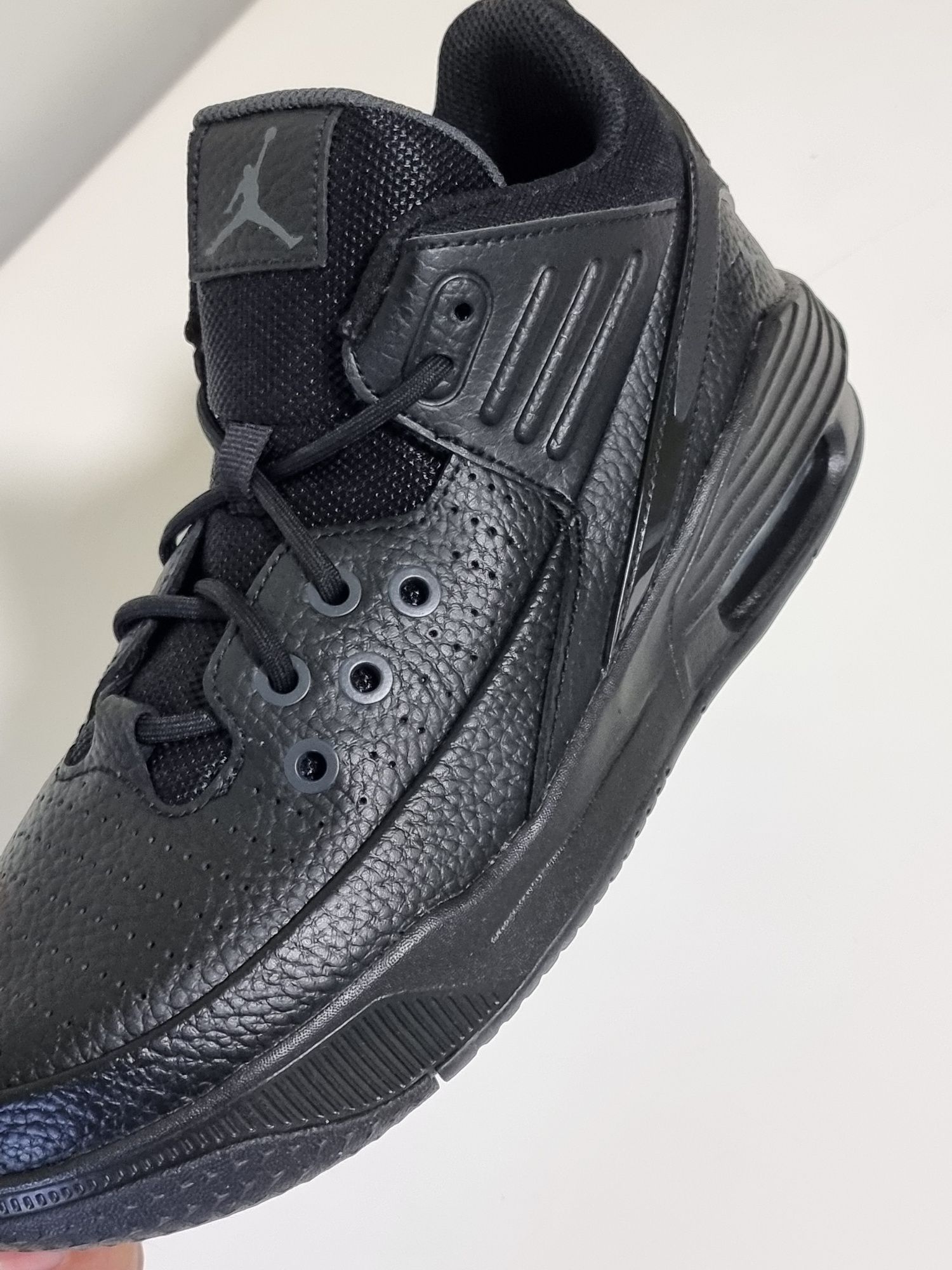 Nike Jordan Max Aura 5 спортни обувки 38 номер