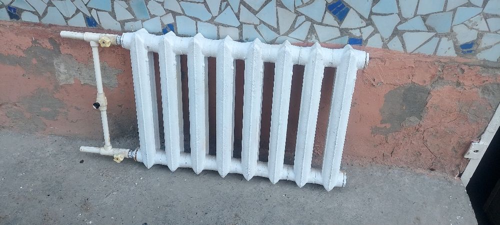 чугунный батарея