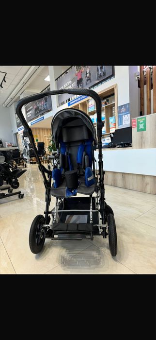 Срочно продам инвалидную детскую коляску