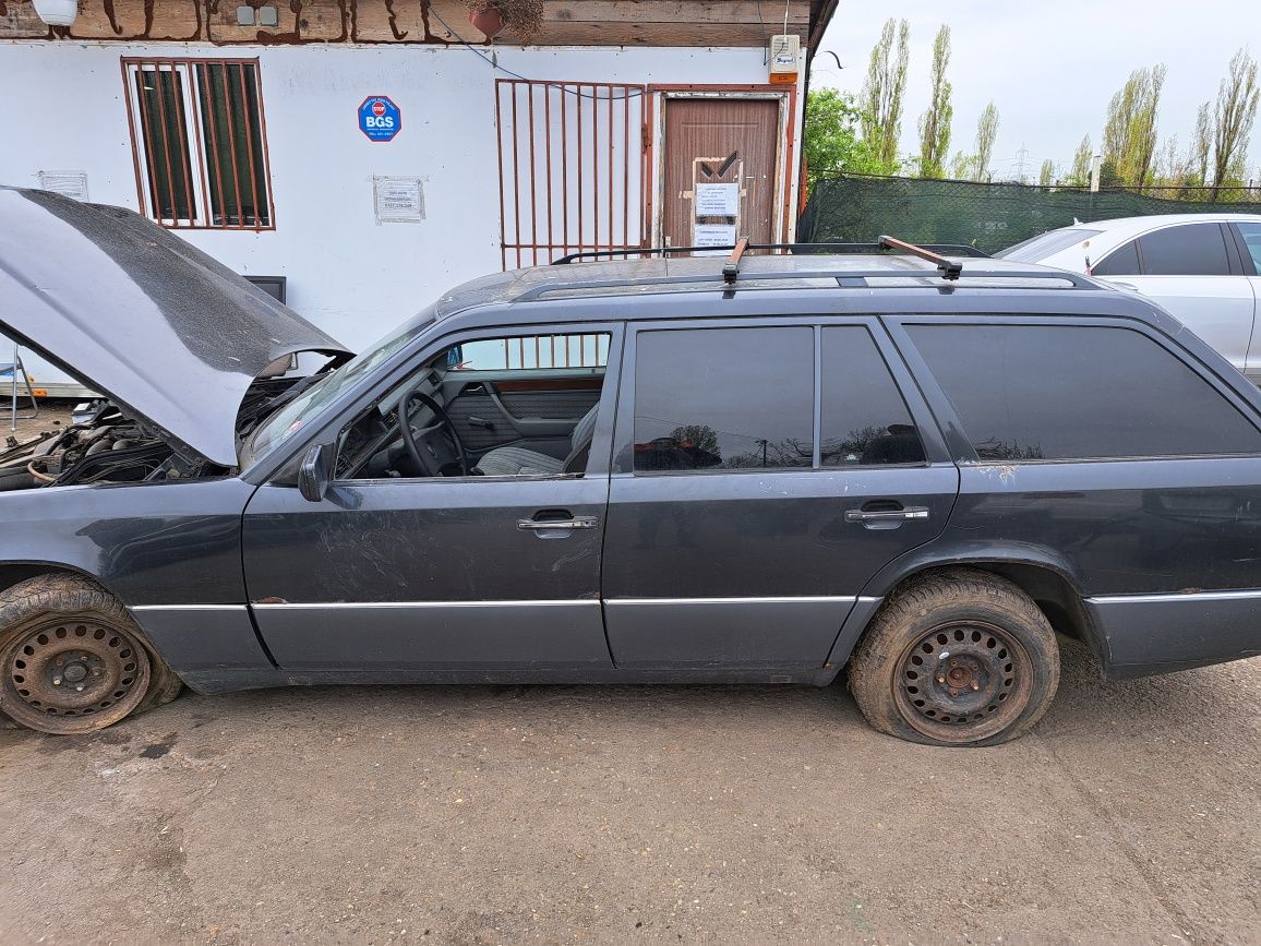 Dezmembrez Mercedes Benz break w124  2.5 D
