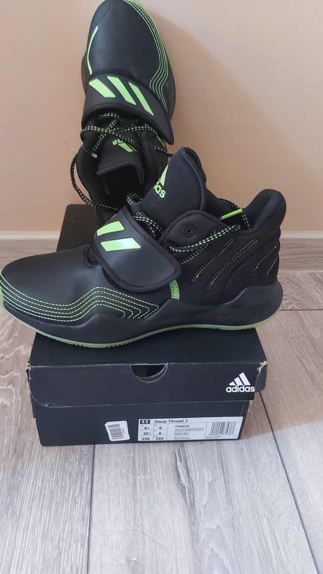 ADIDAS Deep Threat J Black.