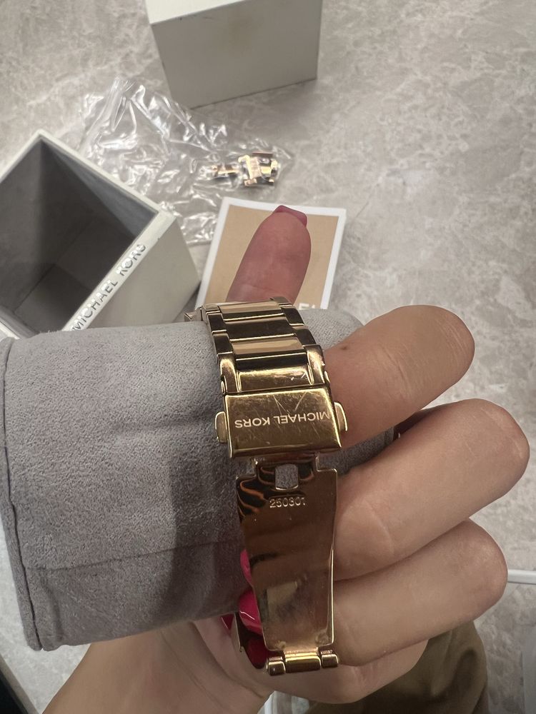 Часовник Michael Kors