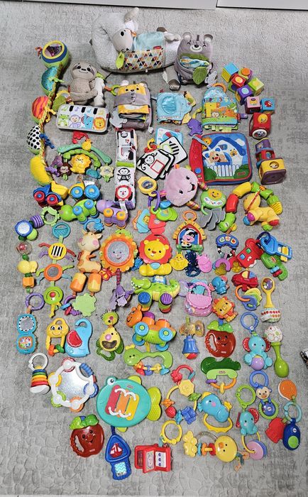 Лот бебешки детски дрънкалки,залъгалки,гризалки Fisher price