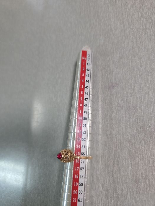 Руски златен пръстен с рубин