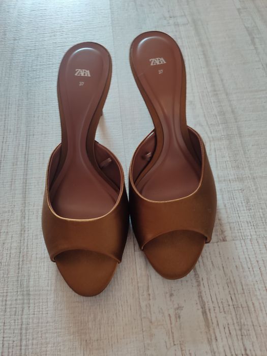 Нови Чехли Zara 37 номер