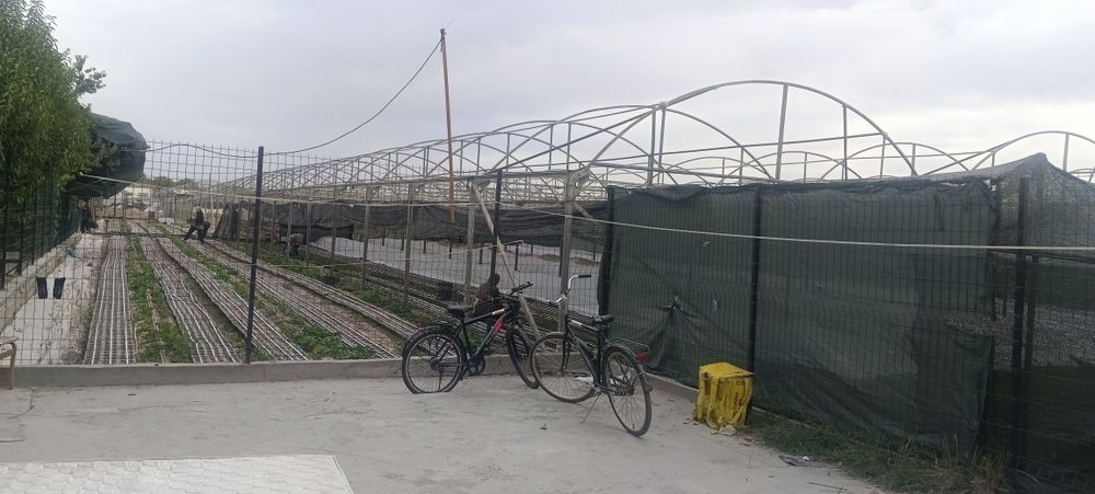 Парник  сотилади   заводской  70сотикники