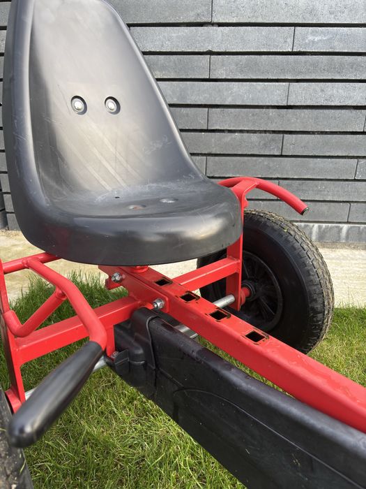 Cart cu pedale dino cars