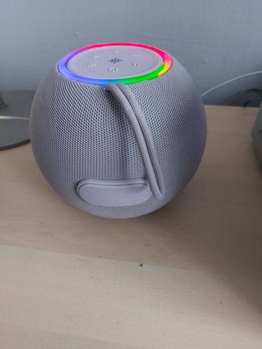 Продавам светеща караоке колонка