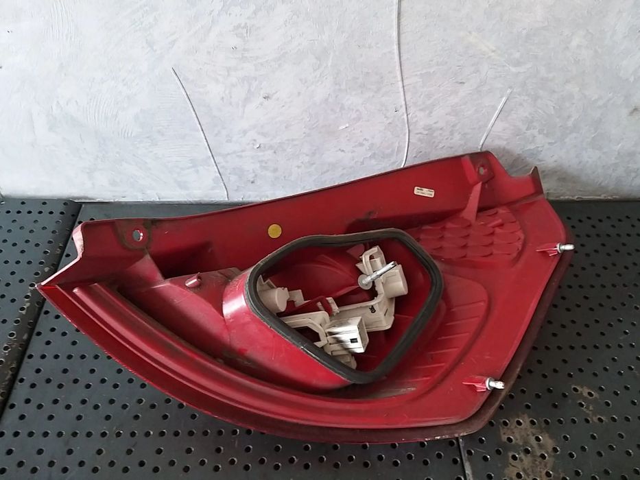 Stop tripla lampa stanga ford fiesta 6 cb1 ccn 8a6113405a